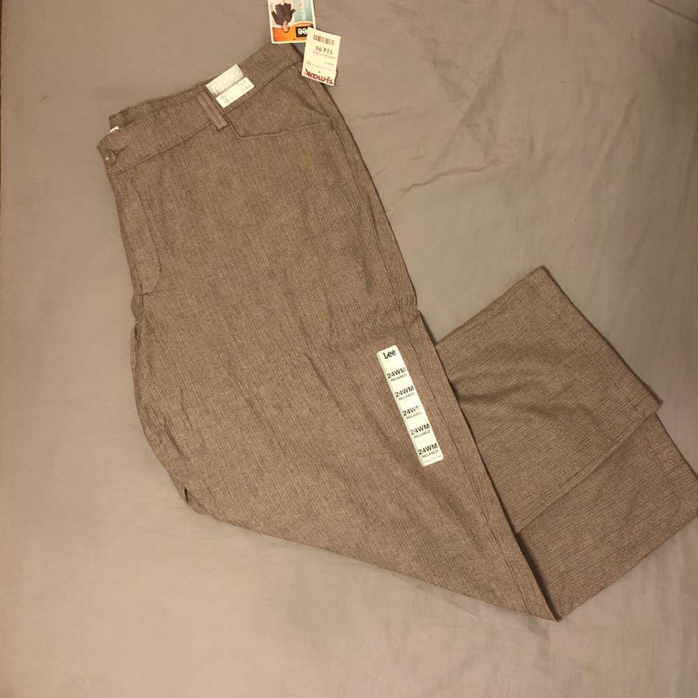 “LEE” comfort fit pants. Size:24W